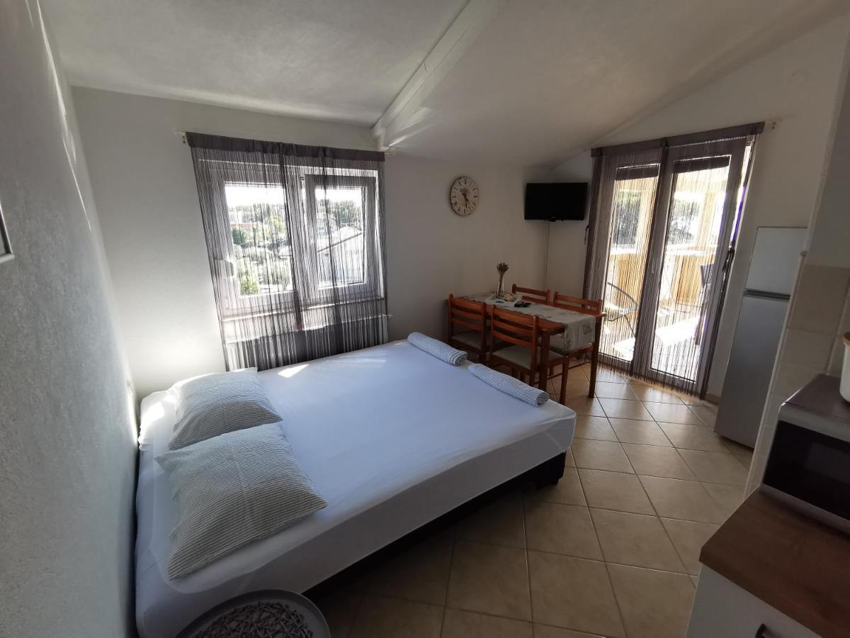 Marela Apartments Drage Εξωτερικό φωτογραφία