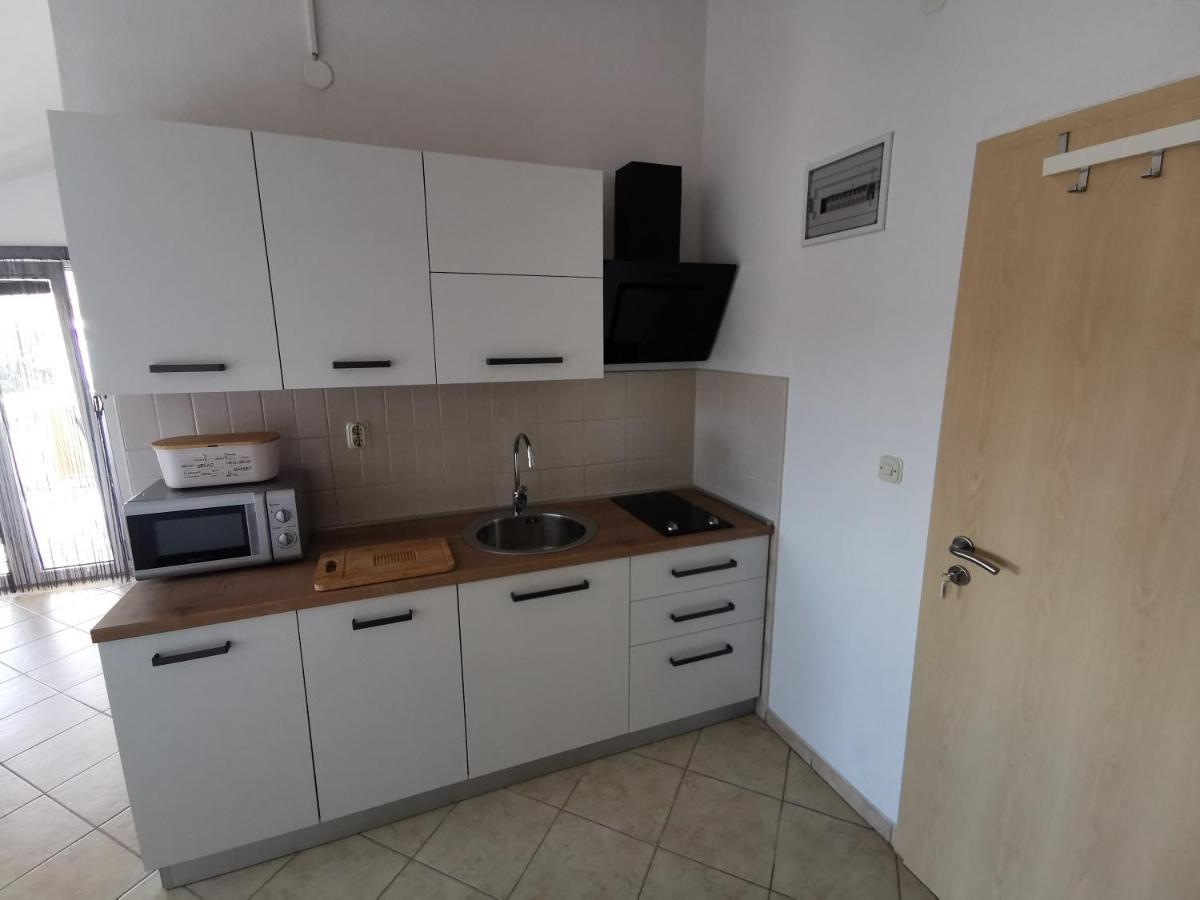 Marela Apartments Drage Εξωτερικό φωτογραφία